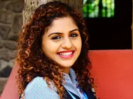 ப்ரியா வாரியருக்கு தான் பிரச்சனை: நூரினுக்கு அடித்த ஜாக்பாட் 