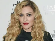  பிரபல தயாரிப்பாளர் என்னிடம் எல்லை தாண்டினார், அத்துமீறினார்: பாடகி மடோனா புகார் 