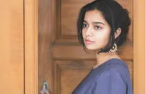 ஏகப்பட்ட வாய்ப்பு வருதாமே.. சொந்த ஊர் திரும்பிய பிரபல ஹீரோயின்.. சினிமாவில் மீண்டும் நடிக்க முடிவு! 