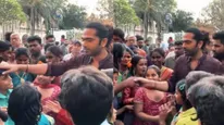  Actor Simbu: குட்டி ரசிகர்களை சந்தித்த நடிகர் சிம்பு.. அட கெட்டப் சூப்பராக இருக்கே!