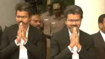 தலைநகரில் CM விஜய்.. ஹேர் ஸ்டைல் குறித்து சிலாகித்து பேசும் ரசிகர்கள்.. ஸ்டைலிஷ் CM பாஸ் அவரு!