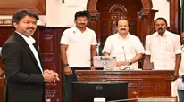 அட சட்டப்பேரவையிலுமா.. அங்கே போயும் குட்டி ஸ்டோரி சொல்லி கலக்குறாரே விஜய்.. என்ன தெரியுமா?