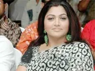 ఖుష్బూ జుట్టు లాగి...