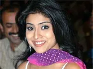 శ్రియా చేతిలో ఆ హీరో ఫూల్!!