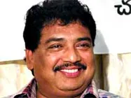 హీరోయిన్ ఆత్మ కథ రాస్తానంటున్న దర్శకుడు...