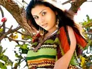 అది తగ్గిస్తే నమితను ఎవరు బుక్ చేస్తారు