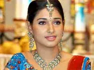 ఆ  డైరక్టర్ తో తమన్నా ఎఫైర్ నిజమేనా?