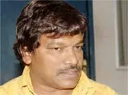 బాలకృష్ణ? నాగార్జున? క్రియేటివ్ డైరక్టర్ డైలమా