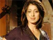 ధోని ప్రియురాలు అందంగా ఉందనే వీసా ఇవ్వలేదంటా....?