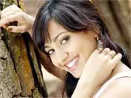 బాలీవుడ్ హాట్ గర్ల్ గా రామ్ చరణ్ హీరోయిన్ కి జేజేలు..