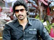 హీరోయిన్ కోసం హీరో, డైరక్టర్ ఎడతెగని పోరు