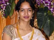 టీనేజ్ గర్ల్స్ కి బూతులు నేర్పుతున్న బ్యాడ్ సెలబ్రటీ మంచు లక్ష్మీ ప్రసన్న