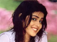 ఆ హీరోయిన్ పై జెనీలియా కౌంటర్లు