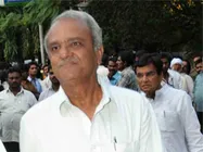 సినీ పరిశ్రమలో ఆ ఐదు కుటుంబాలదే ఆధిపత్యమా?