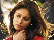 ఇలియానా పెదాలు అందుకున్న లక్కీ ఫెల్లో...