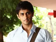 స్క్రిప్టులో వేలు పెట్టాడనే సిద్దార్దని తప్పించారా?