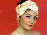 అరెస్టు భయంతో ఐటం గర్ల్ ఎస్కేప్!