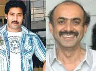 క్యూ... కట్టిన సినీ స్టార్స్