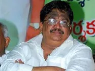 భాను, సి కళ్యాణ్ బాధితుల్లో...‘వాల్ పోస్టర్’ నిర్మాత