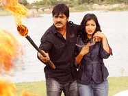 నిజ జీవిత పాత్రల్లో కృష్ణ,మంజుల