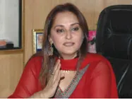 ఆ సూపర్ హిట్ రీమేక్ లో నటిస్తూ నిర్మిస్తున్న జయప్రద