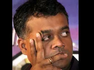 గౌతమ్ మీనన్ కి షాక్...సినిమాలు తీయటం ఆపమన్న కోర్టు