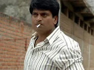 ఇద్దరు వేశ్యలను టార్చర్ పెడుతున్న రవిబాబు!