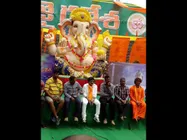 వినాయకుడుని వేడుకుంటున్న అలీ (ఫోటో ఫీచర్)