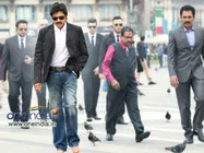 ‘అత్తారింటికి దారేది’ పైరసీపై సెలబ్రిటీల యుద్ధం