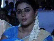  మదురై పడుచుగా హీరోయిన్  పూర్ణ 