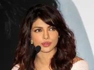 రామ్ చరణ్ హీరోయిన్... 7 నిమిషాలు-రూ.6 కోట్లు