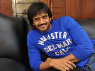 ఆశ్చర్యం... ఇంకోటి మొదలెట్టాడు