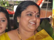 మహేష్ బాబు స్క్రీన్ అత్త...కోర్టు వివాదాలు