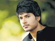 బీరువా కూడా చెక్కేసారట..ఎంత స్పీడో