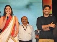 ఏం కావాలో?:  అల్లు అర్జున్ ని తెగ పొగడుతోంది