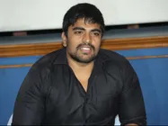 సగం సినిమా ఎలా? నిర్మాతలు మోసం చేసారు: శ్రీ