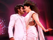 అల్లు శీను, రెబెల్ అడ్డుపడ్డా... 'గంగ' గేటు దాటుతోంది 