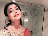 శ్రియా బాత్ రూం సెల్ఫీ...ఇదే హాటెస్ట్ సెన్షషన్