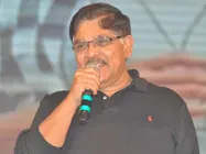 కొడుకు కోసం అల్లు అరవింద్ అతన్ని బలిచేయాలనుకున్నారా..?  