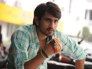 షాక్....ఆ దర్శకుడే హీరో రాజ్ తరుణ్ తండ్రి!