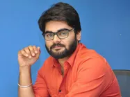  ఆశపడొద్దు..అలాంటిదేమీ లేదంటూ డైరక్టర్ ఖండించేసాడు