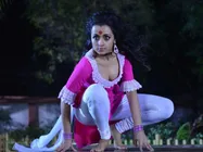 భయపెడుతుందా? రెచ్చగొడుతుందా..? నాయకి లో త్రిష ఏం చేస్తుంది??  