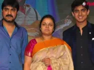  శ్రీకాంత్, ఊహ, రోషన్ ‘నిర్మలా కాన్వెంట్’ ప్రెస్ మీట్