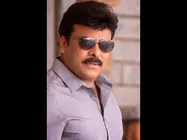  చిరంజీవి అంటే ఇంత చిన్న చూపా..!? మెగాస్టార్ సినిమాలో వద్దని తమిళ్ సినిమాలో చేస్తున్నాడు... 