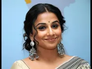 సరేనంది.. ఆ తర్వాత హ్యాండిచ్చింది..నిర్మాత లబోదిబో..  విద్యాబాలన్‌పై కోర్టు కేసు!