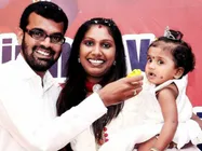 చిత్రహింసలు పెట్టాడు, కులం పేరుతో..: నటుడి భార్య ఫిర్యాదు 