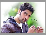 40-50  కథలున్నయ్.., నేను నటించను: అడివి శేష్ 