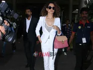 ఇది బయోపిక్ కాదు, శ్రీదేవి తర్వాత నేనే, మనదేశం లోనే అలా చూస్తారు: కంగన 