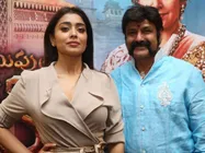 బాలకృష్ణపై శ్రీయా సెన్సేషనల్ కామెంట్స్.. నక్షత్రం సినిమాను వదల్లేదు..