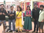 ఉంగరాలతో గేమ్:  బిగ్ బాస్ ఇంట్లో హీరో సునీల్ సందడి (ఫోటోస్)